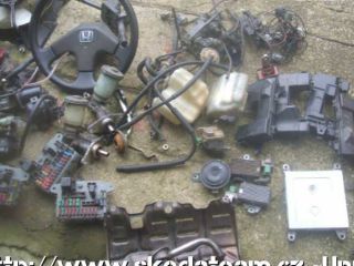 !Honda crx spousta n.dilu.