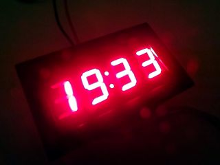 !LED digitln hodiny do panelu