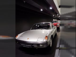 !Muzeum Mercedes a Porsche ve Stuttgartu