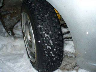 !Pneu s hroty na snih