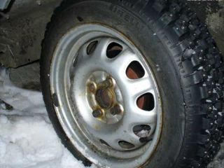 !Pneu s hroty na snih