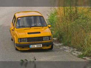 !Pedn kapota koda 120, Rapid s otvorem pro np.c