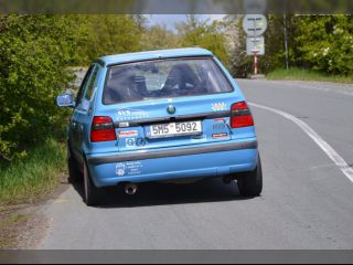 !Prodm kapotu a nraznky na Felicii