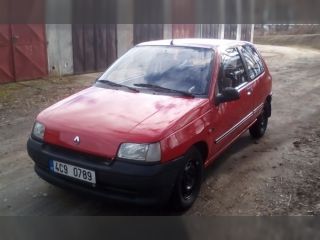 !Renault clio 1.4i