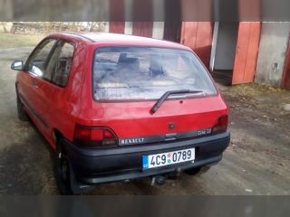 !Renault clio 1.4i