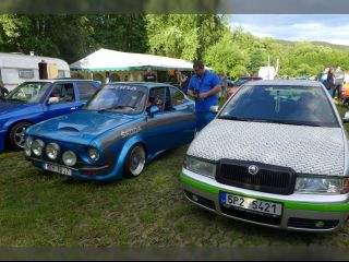 !Retro-auta v Binech jaro 2016