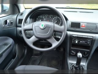 !.Octavia TOUR 1.6 MPi,r.v. 2010, 1.maj, 76 tis.km