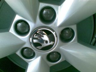 !Sada bezpenostn rouby+krytky na rouby–koda,VW