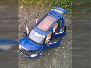 !Škoda Roomster 1:18 Abrex modrá blue dynamic uni