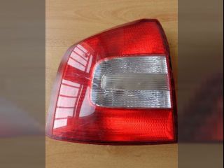 !Zadn svtlo koda Octavia Combi