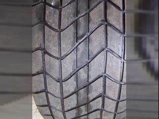 !Zvodn pneu Pirelli 15"